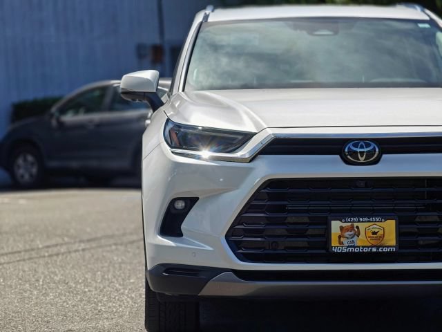 Used 2024 Toyota Grand Highlander AWD Hybrid image 3