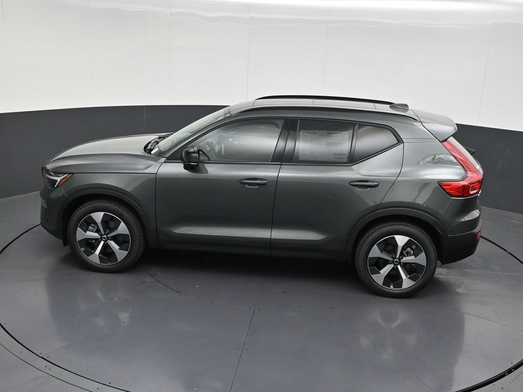 New 2026 Volvo XC40 B5 Plus w/ Climate Package AWD/4WD image 15