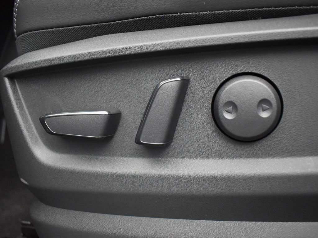 New 2025 Nissan Armada SL w/ Convenience Package image 30