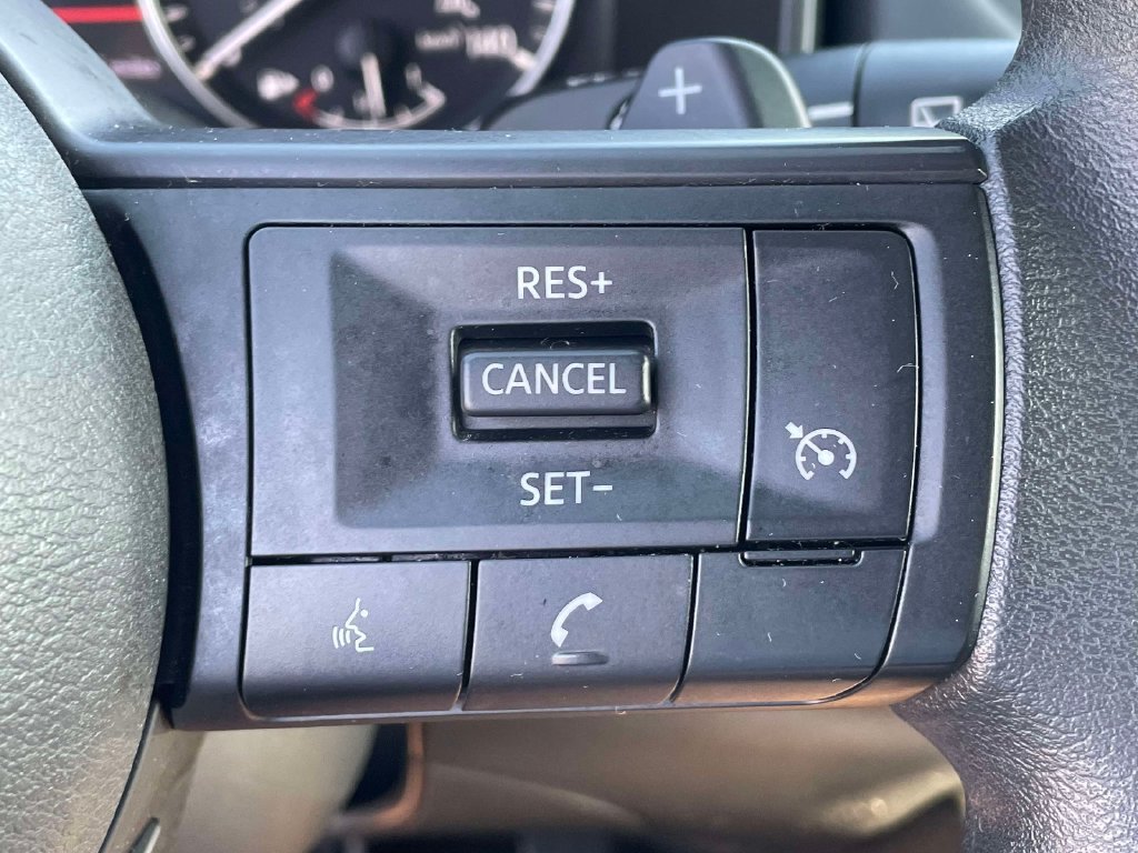 Used 2023 Nissan Rogue S FWD image 32