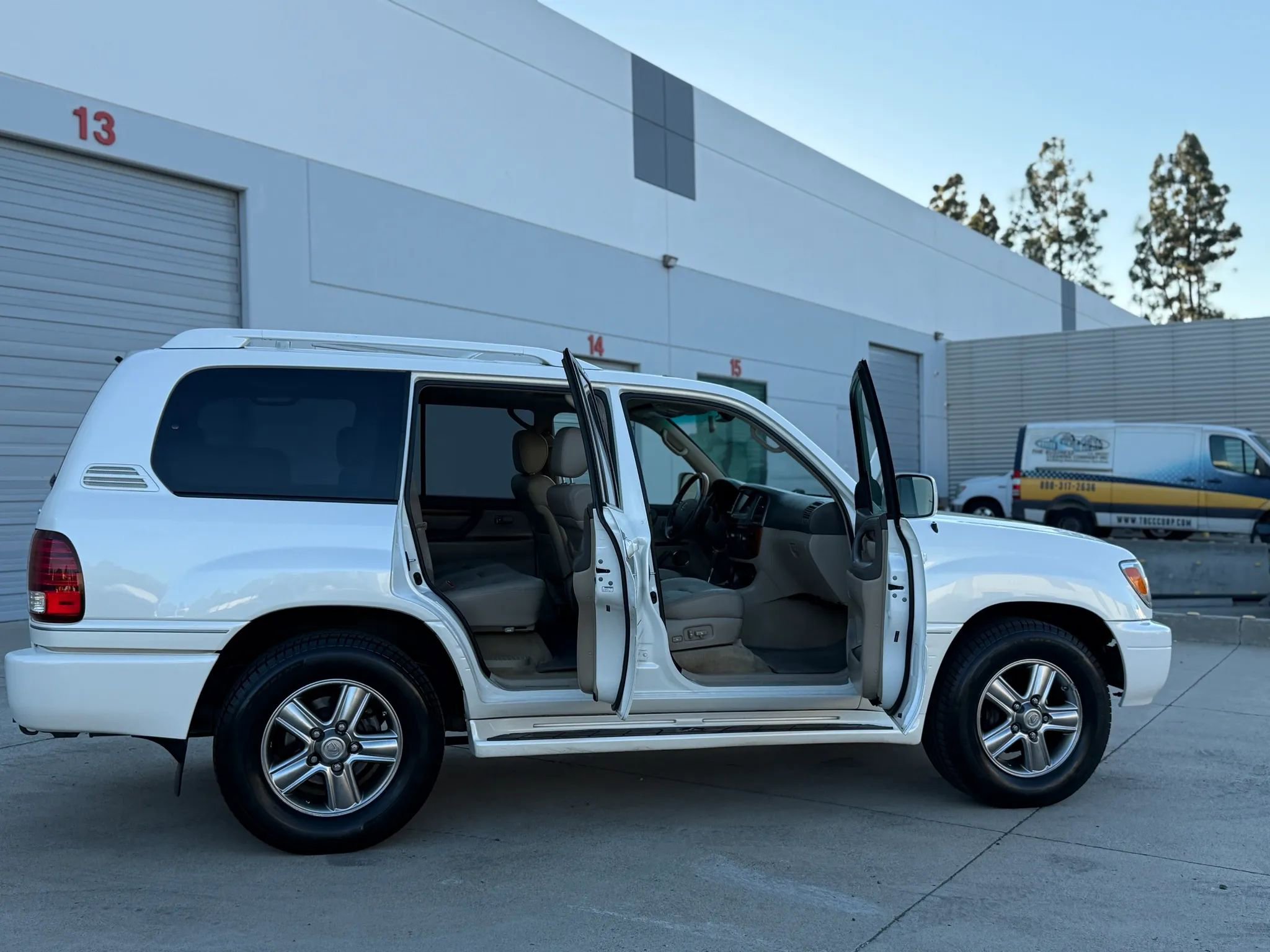 Used 2006 Lexus LX 470 4WD image 32