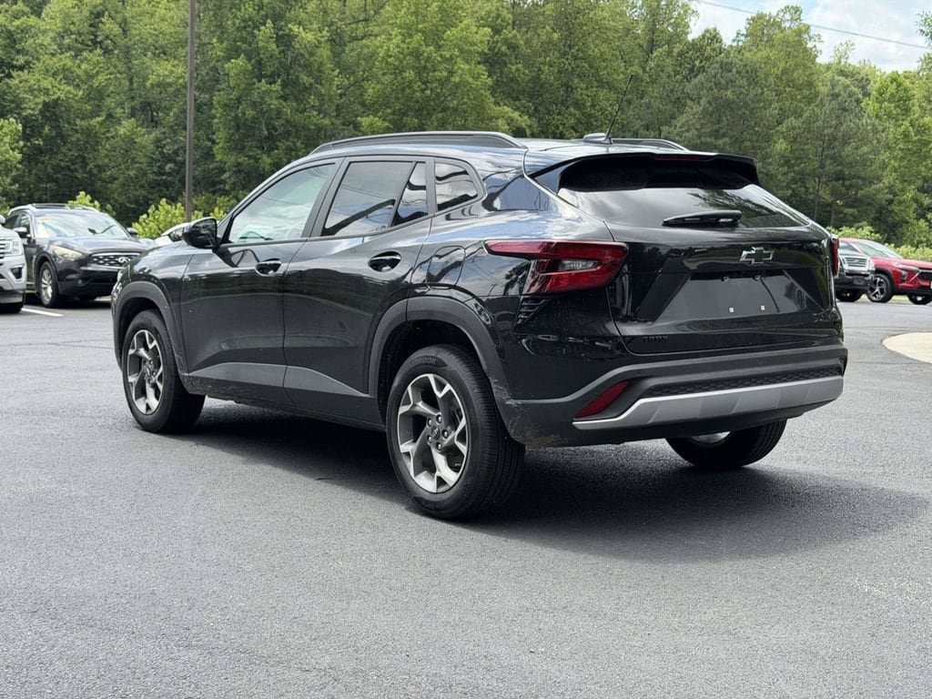 New 2026 Chevrolet Trax LT w/ Driver Confidence Package FWD image 22