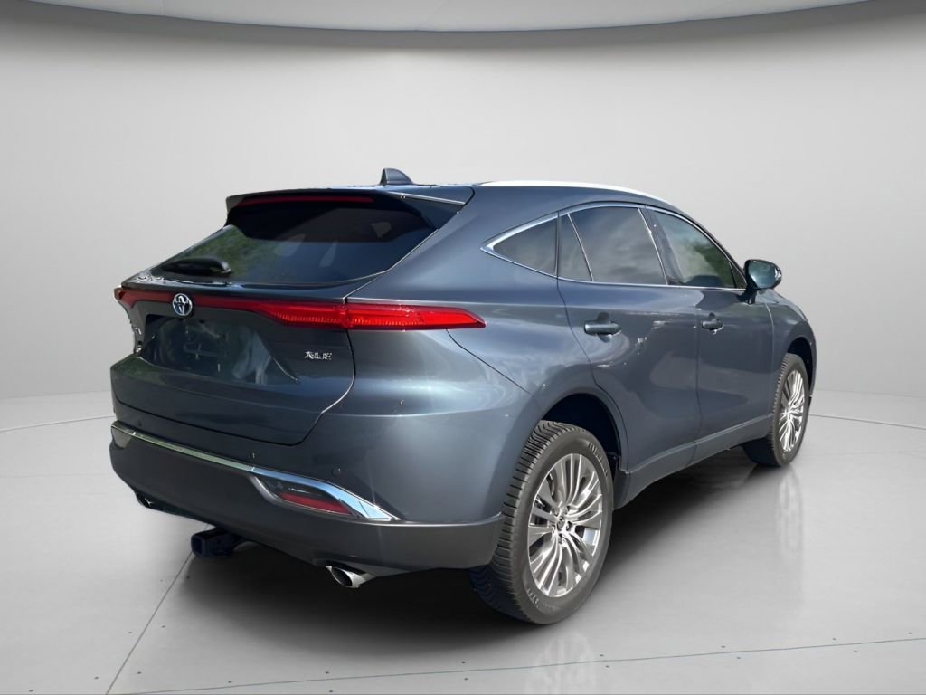 Used 2023 Toyota Venza XLE AWD/4WD image 4