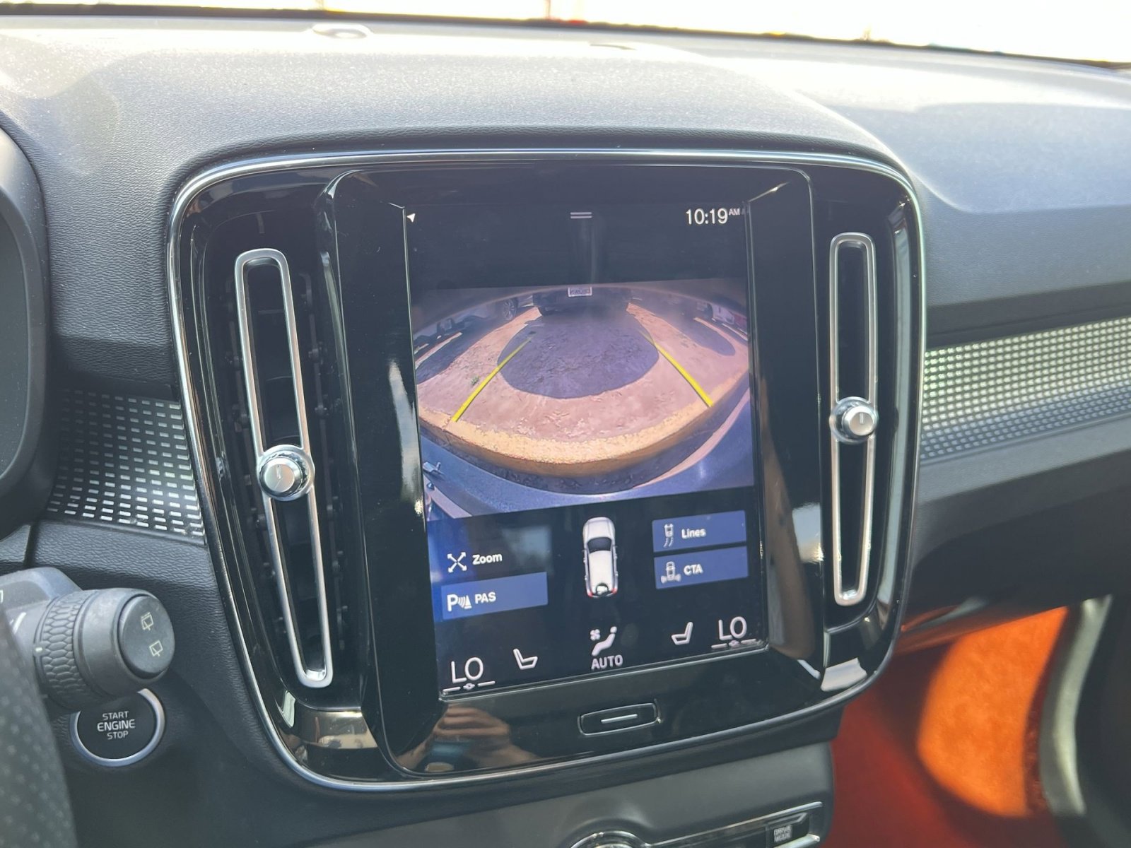 Used 2020 Volvo XC40 T4 R-Design w/ Protection Package Premier image 20