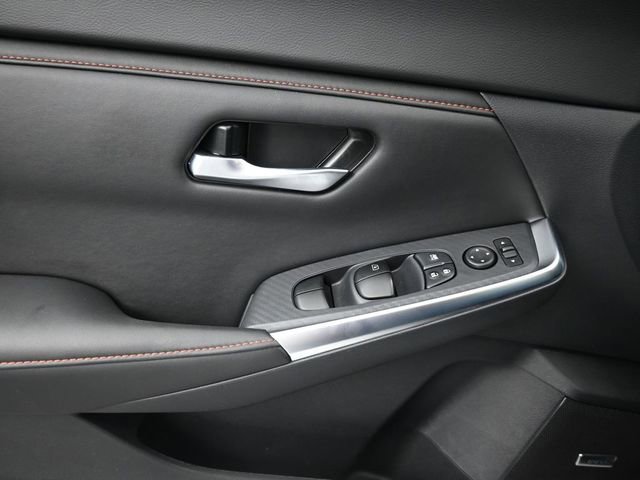 Used 2025 Nissan Sentra SR w/ SR Premium Package image 25