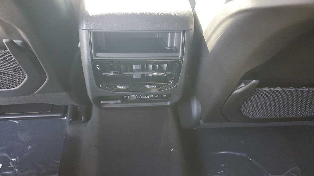 New 2025 Jeep Grand Cherokee Limited image 14