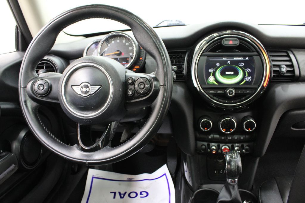 Used 2016 MINI Cooper 2-Door Hardtop FWD image 9