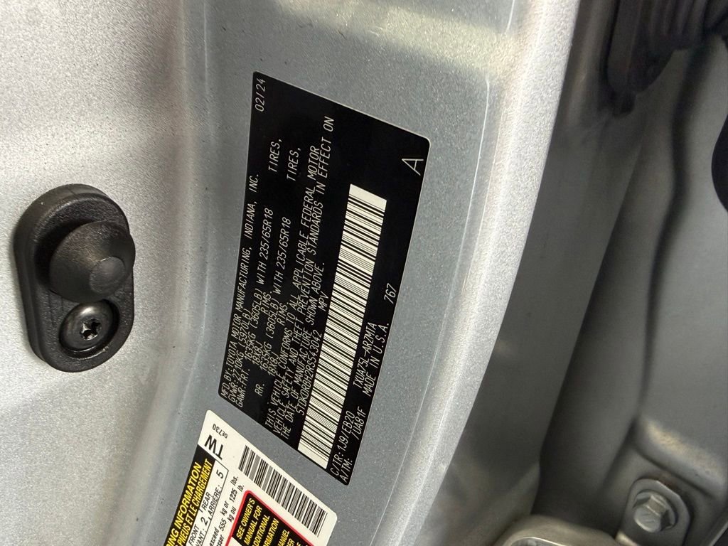 Used 2024 Toyota Highlander XLE image 39