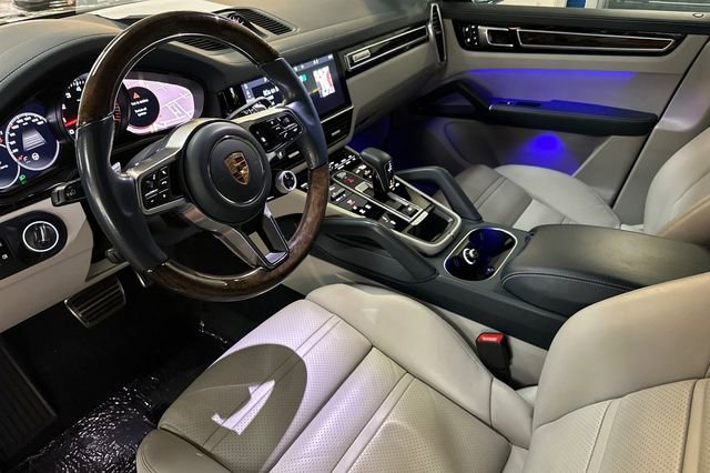 Used 2020 Porsche Cayenne S image 11