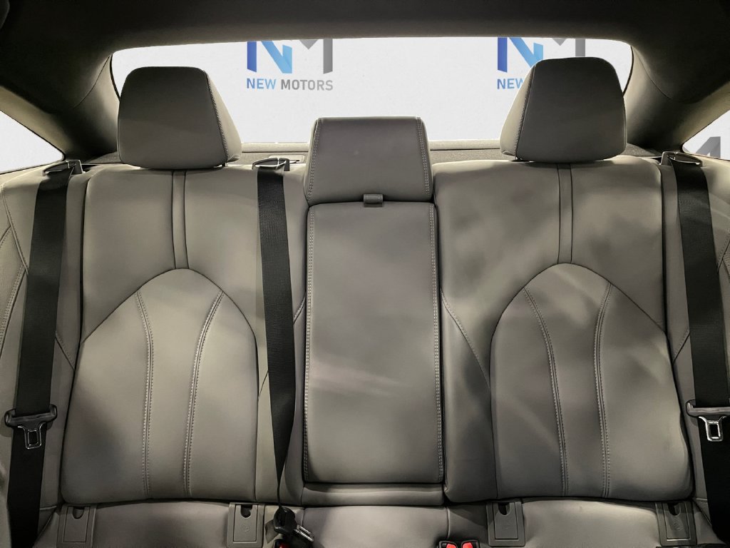 Used 2021 Toyota Avalon XLE w/ Moonroof Package FWD image 13