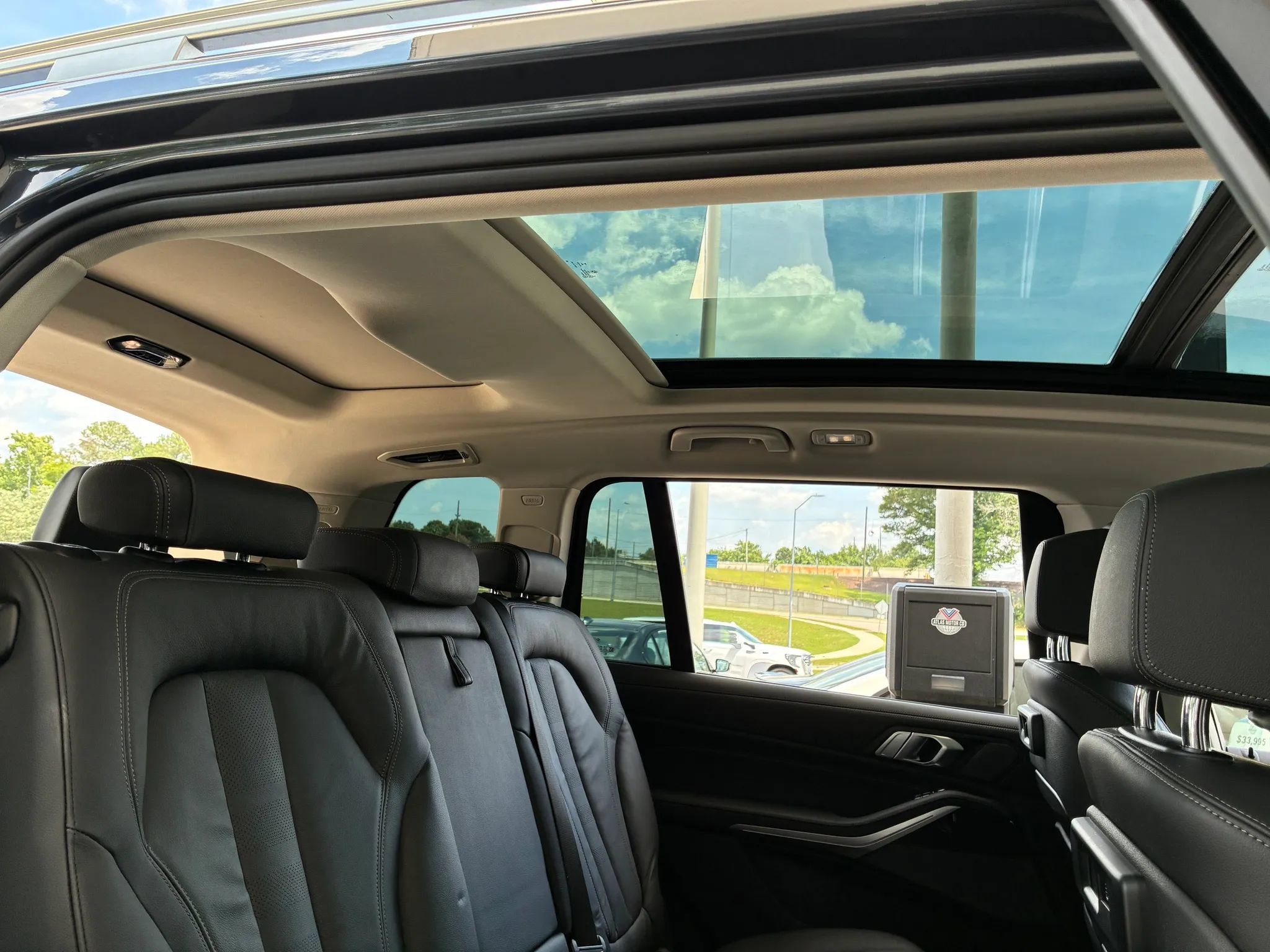 Used 2020 BMW X7 xDrive40i w/ Premium Package AWD/4WD image 26