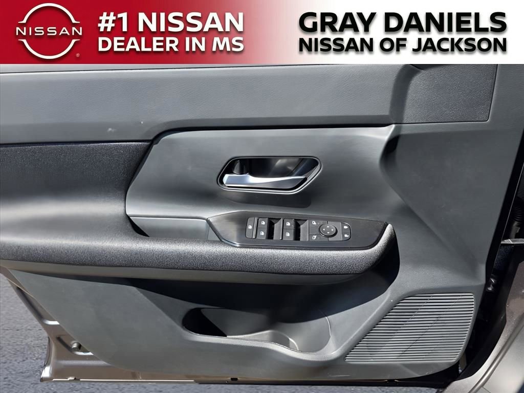 New 2025 Nissan Kicks SV w/ SV Premium Package AWD/4WD image 14