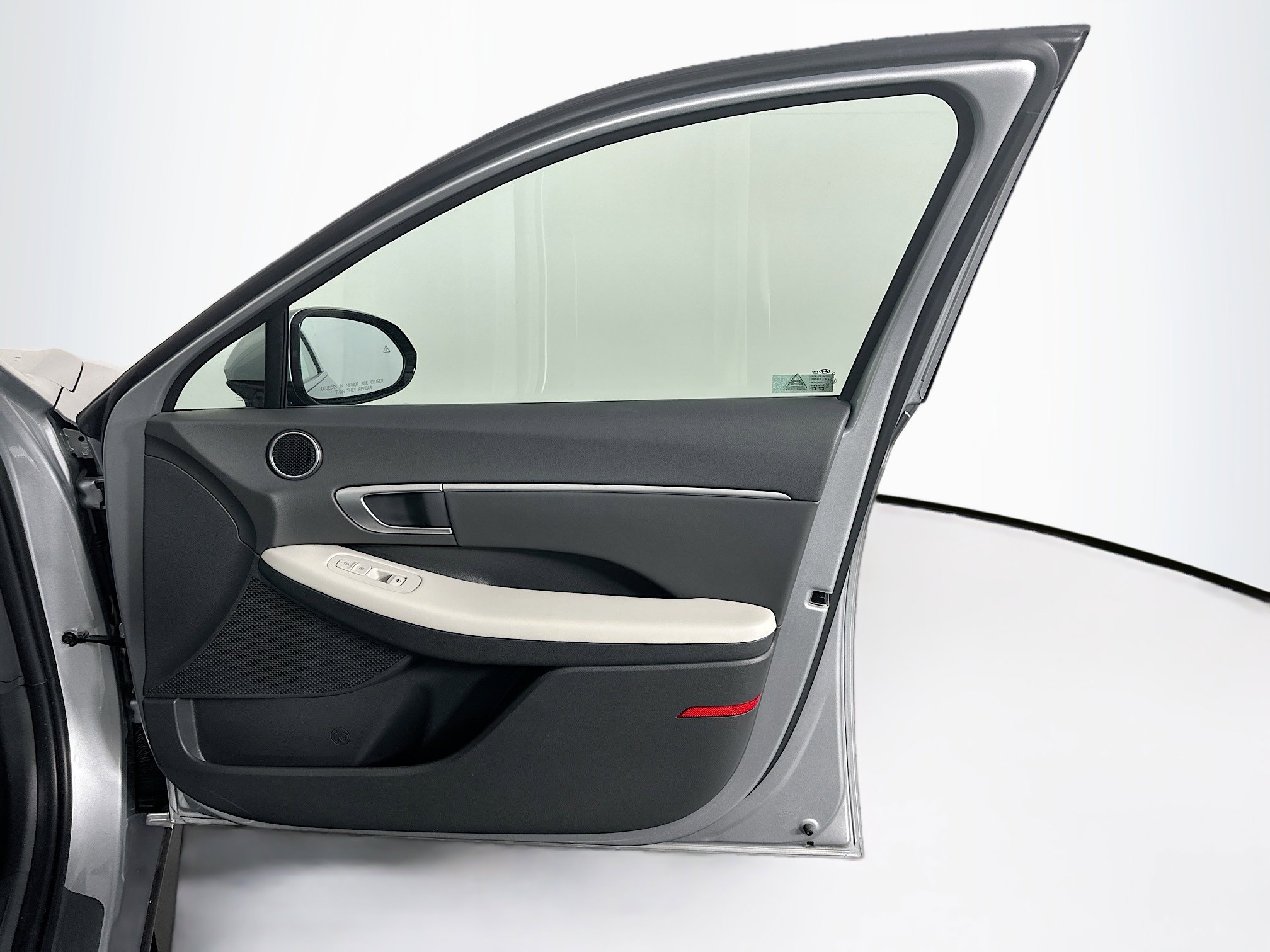 Used 2025 Hyundai Sonata SEL FWD image 32