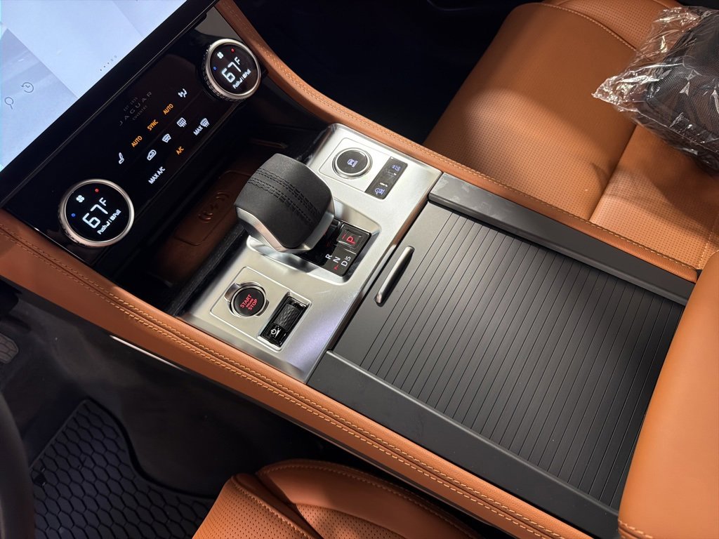 New 2026 Jaguar F-PACE R-Dynamic S image 17