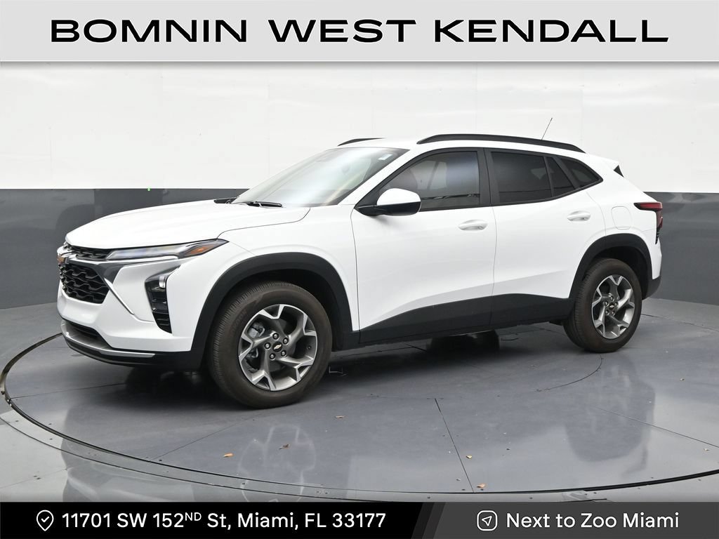 Used 2026 Chevrolet Trax LT FWD image 1