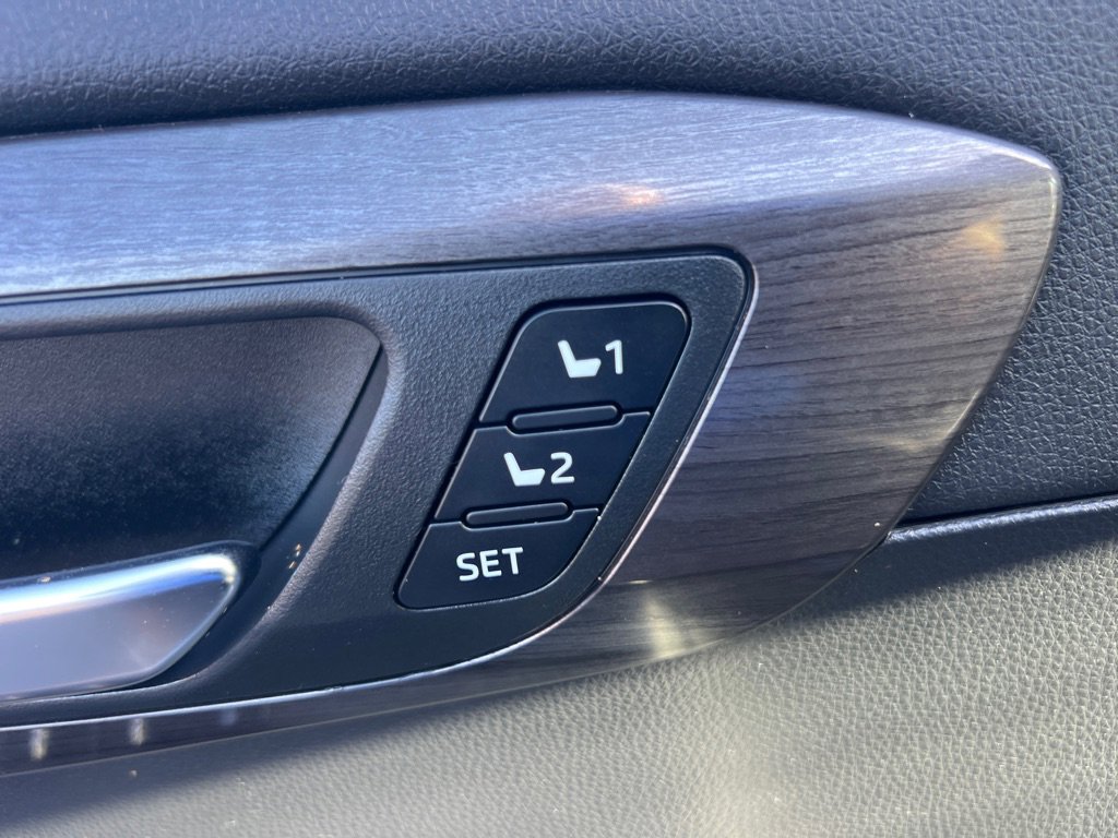 Used 2022 Toyota Highlander Platinum AWD/4WD image 33
