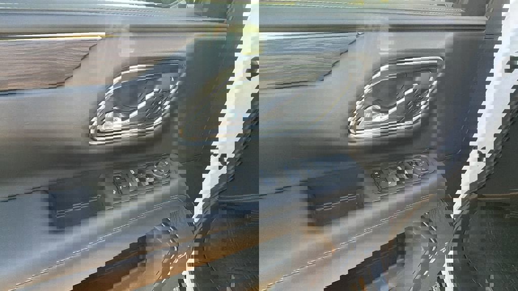 Used 2021 Chevrolet Tahoe Z71 w/ Rear Media and Nav Package image 12