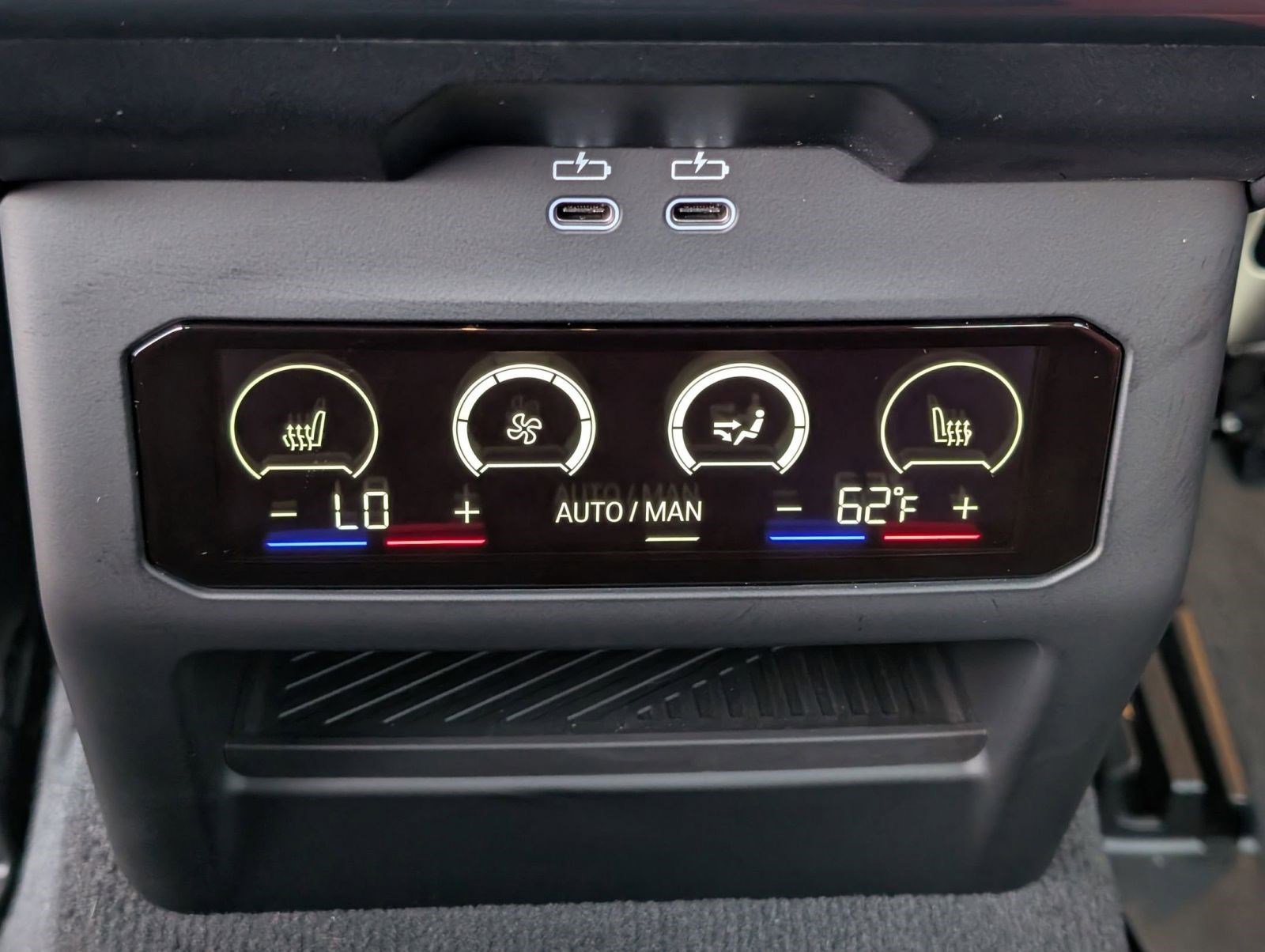 Used 2025 BMW M5 w/ Carbon Package image 25