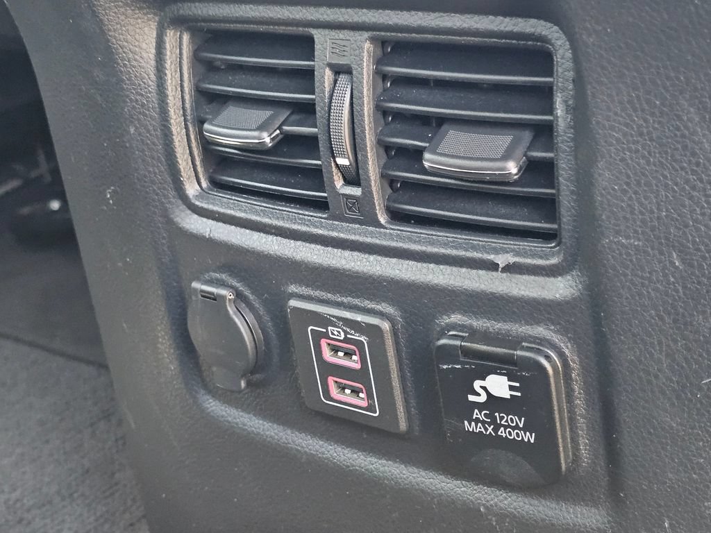 Used 2019 Nissan Titan PRO-4X w/ Pro-4x Utility Package AWD/4WD image 17