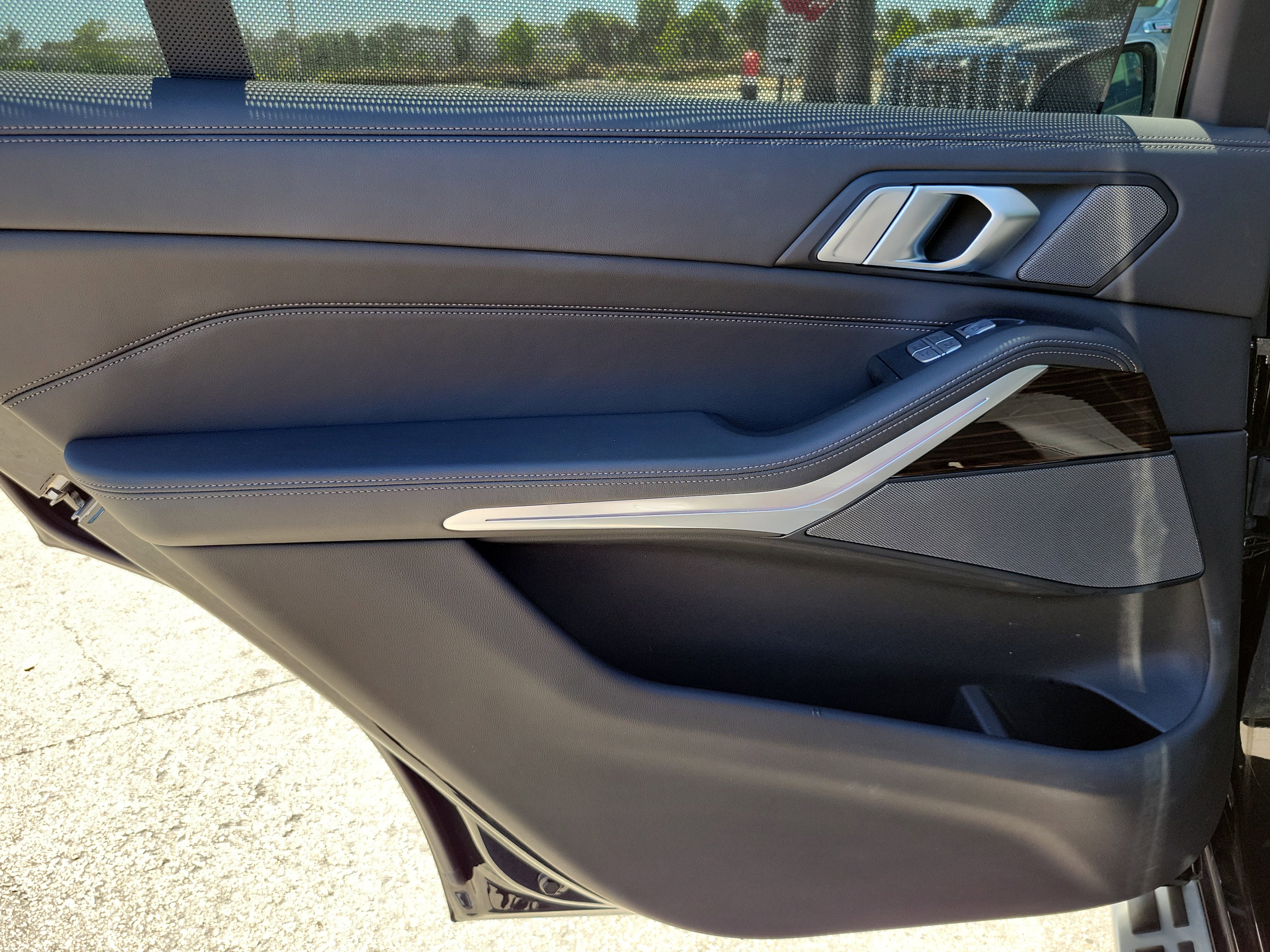 Used 2024 BMW X7 xDrive40i image 28