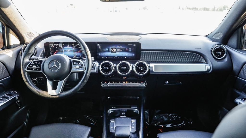 Used 2021 Mercedes-Benz GLB 250 4MATIC image 15