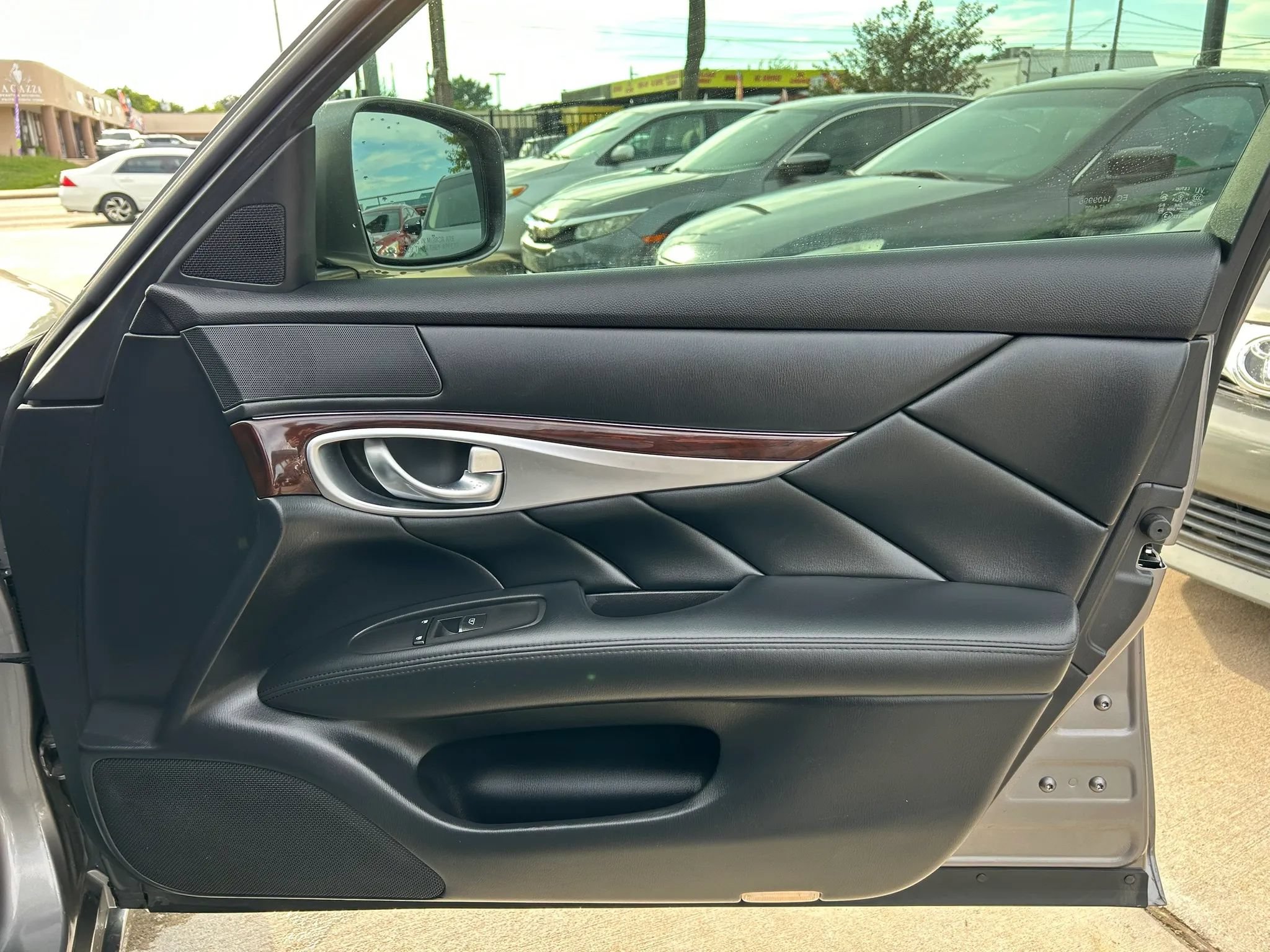 Used 2012 INFINITI M37 w/ Premium Pkg RWD image 16