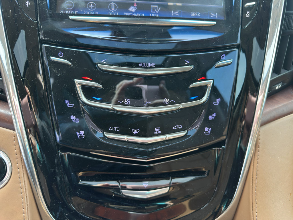 Used 2016 Cadillac Escalade Platinum image 23