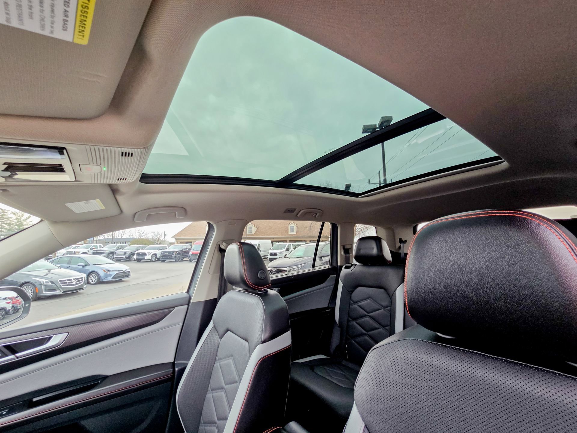 Used 2024 Volkswagen Atlas Peak Edition SE image 10