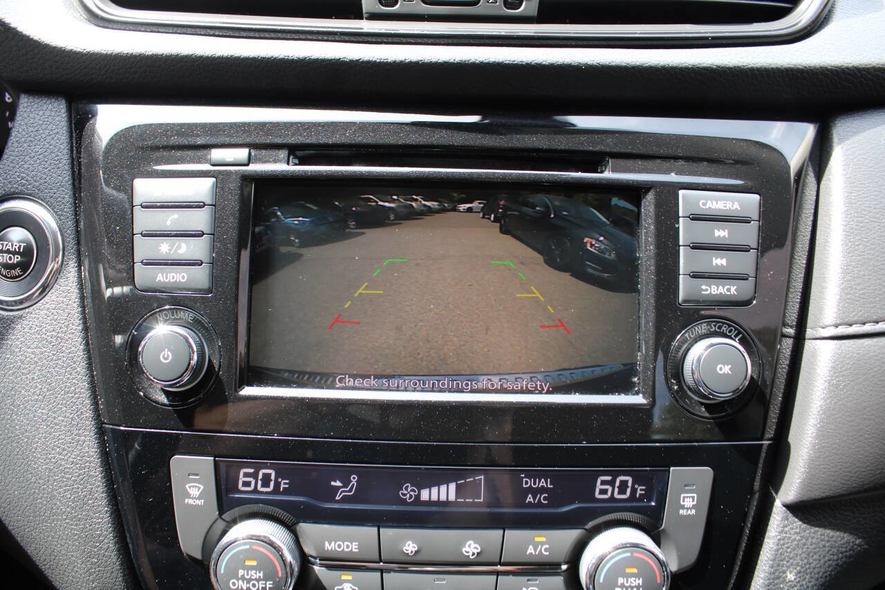 Used 2019 Nissan Rogue SV image 34