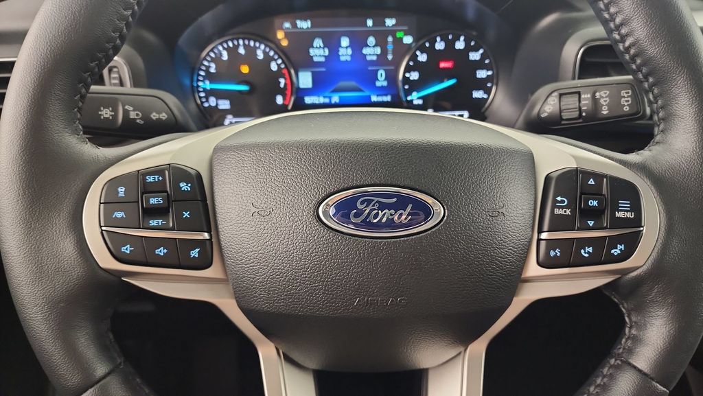 Used 2024 Ford Explorer XLT w/ Equipment Group 202A AWD/4WD image 13