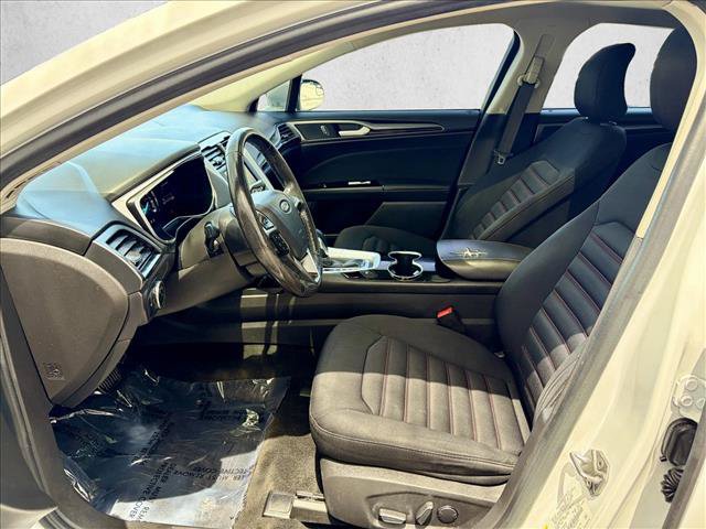 Used 2016 Ford Fusion SE FWD image 9