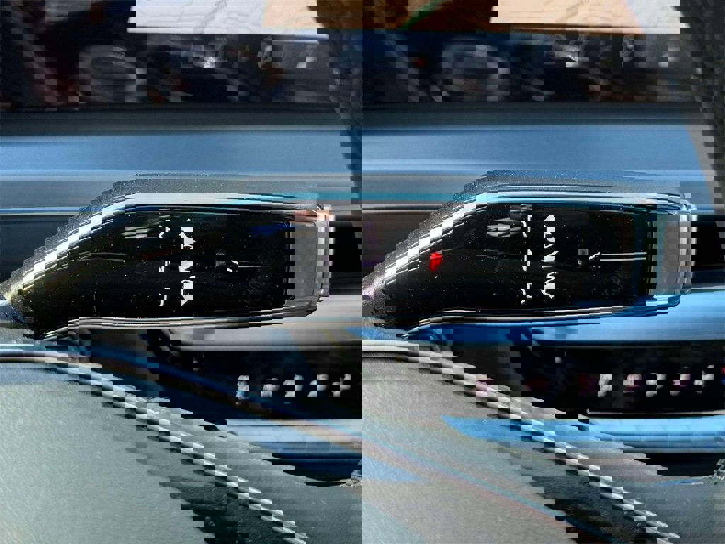 New 2025 Cadillac Lyriq Luxury image 18