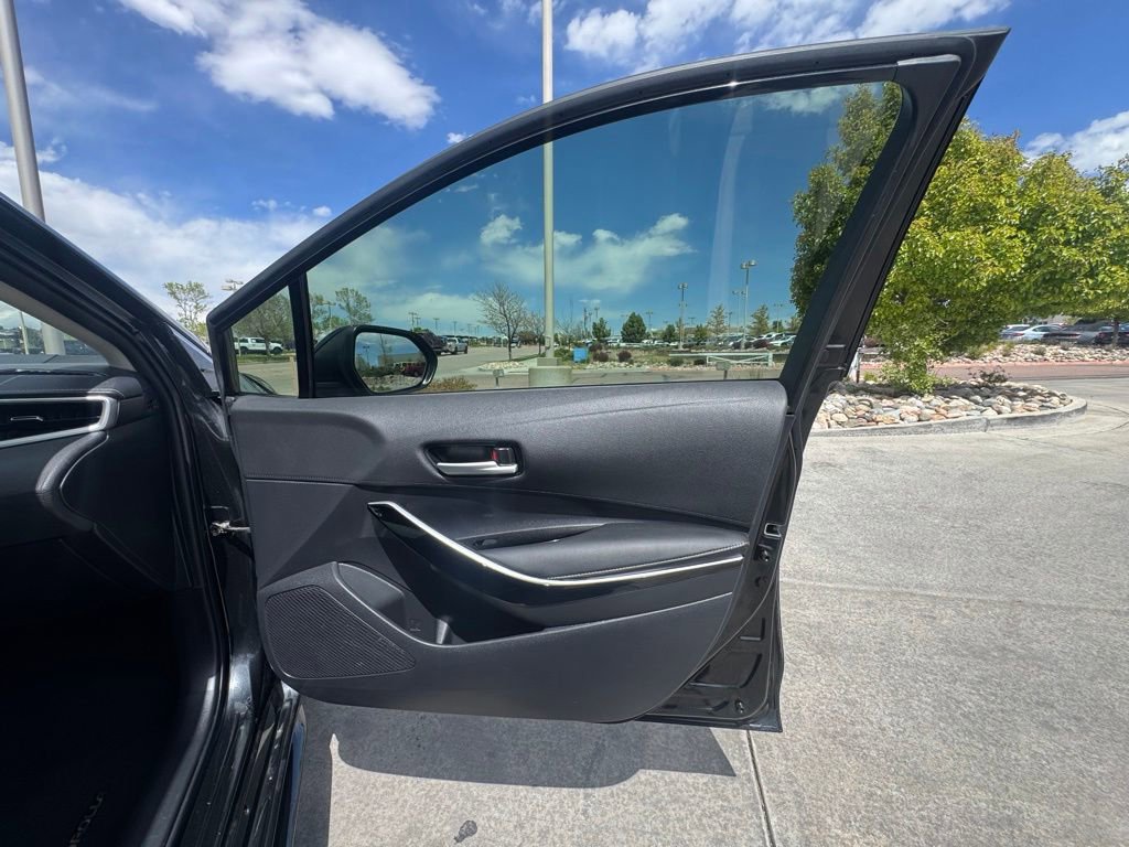 Used 2020 Toyota Corolla XLE FWD image 31