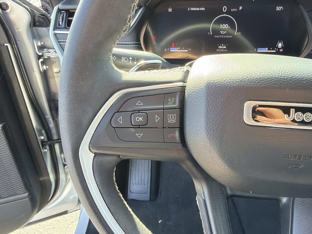 Used 2023 Jeep Grand Cherokee L Laredo image 27