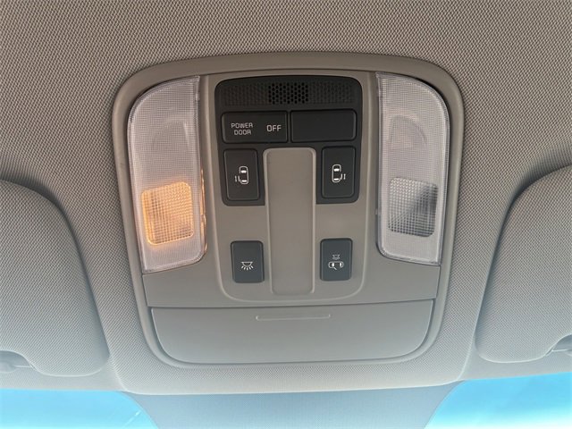 Used 2018 Kia Sedona LX image 30