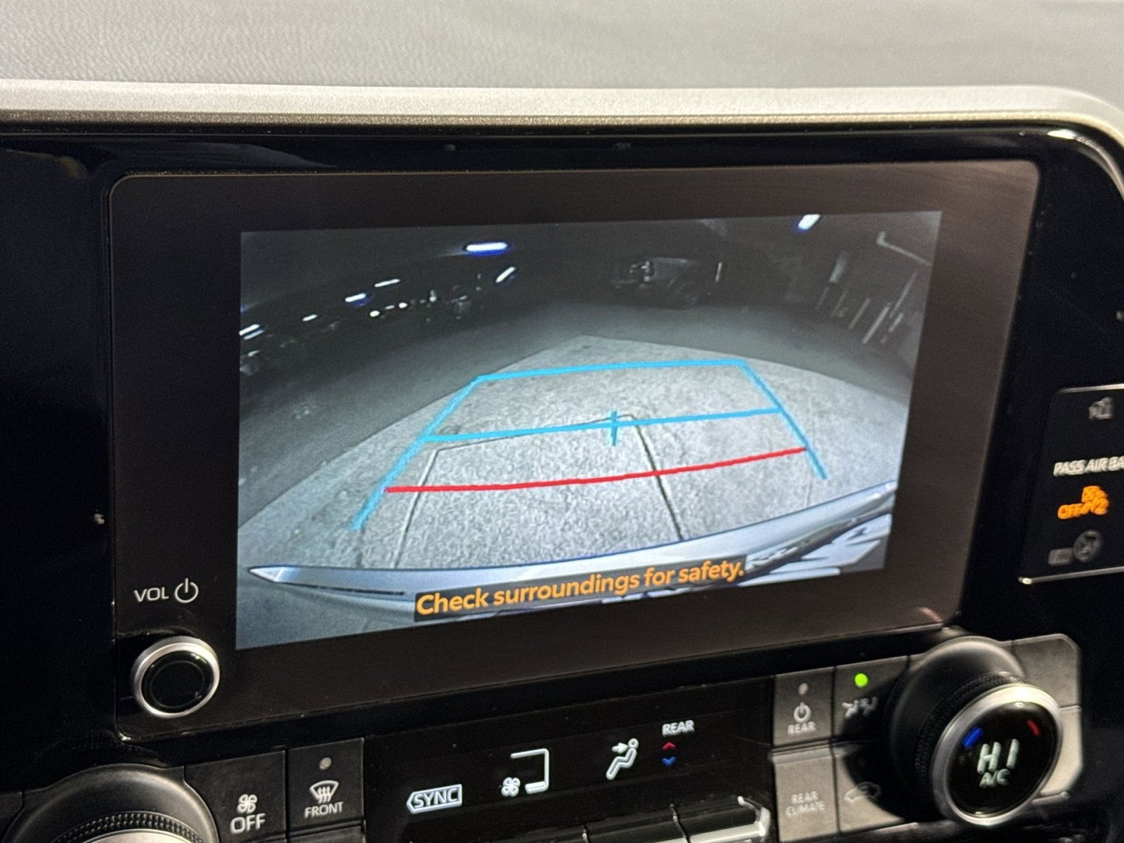 Used 2023 Toyota Highlander LE image 23