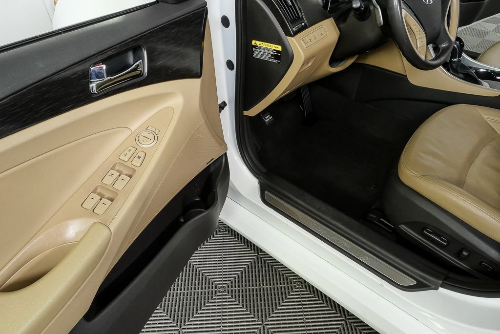 Used 2014 Hyundai Sonata Limited w/ Technology Package 06 image 12