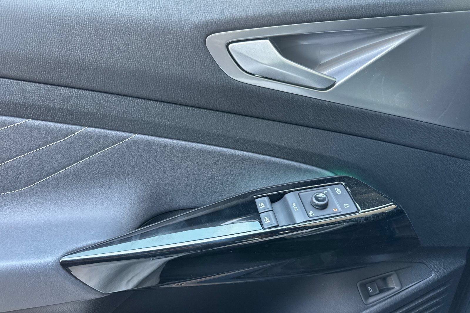 New 2026 Volkswagen ID.4 Pro S RWD image 11