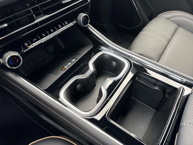 New 2026 Chevrolet Traverse High Country w/ LPO, Floor Liner Package FWD image 28