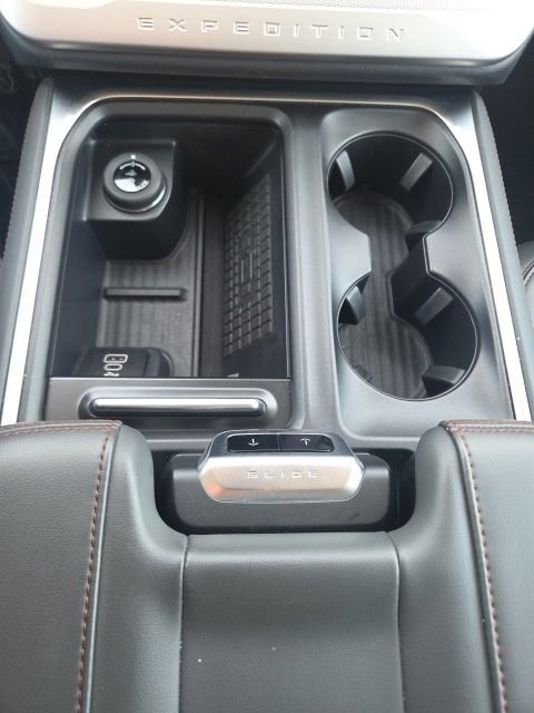 Certified 2025 Ford Expedition Active AWD/4WD image 34