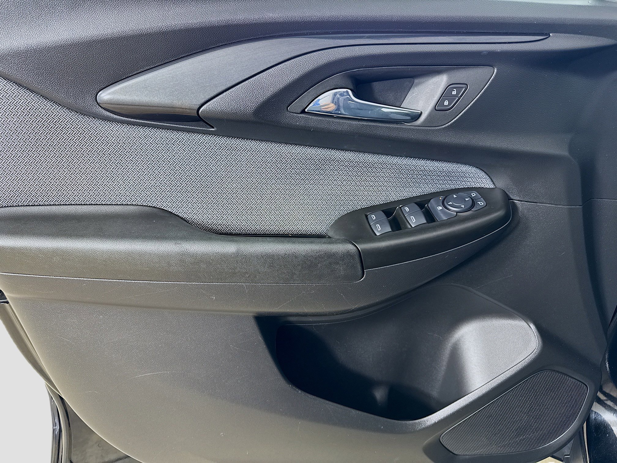 Used 2023 Chevrolet TrailBlazer LS FWD image 18