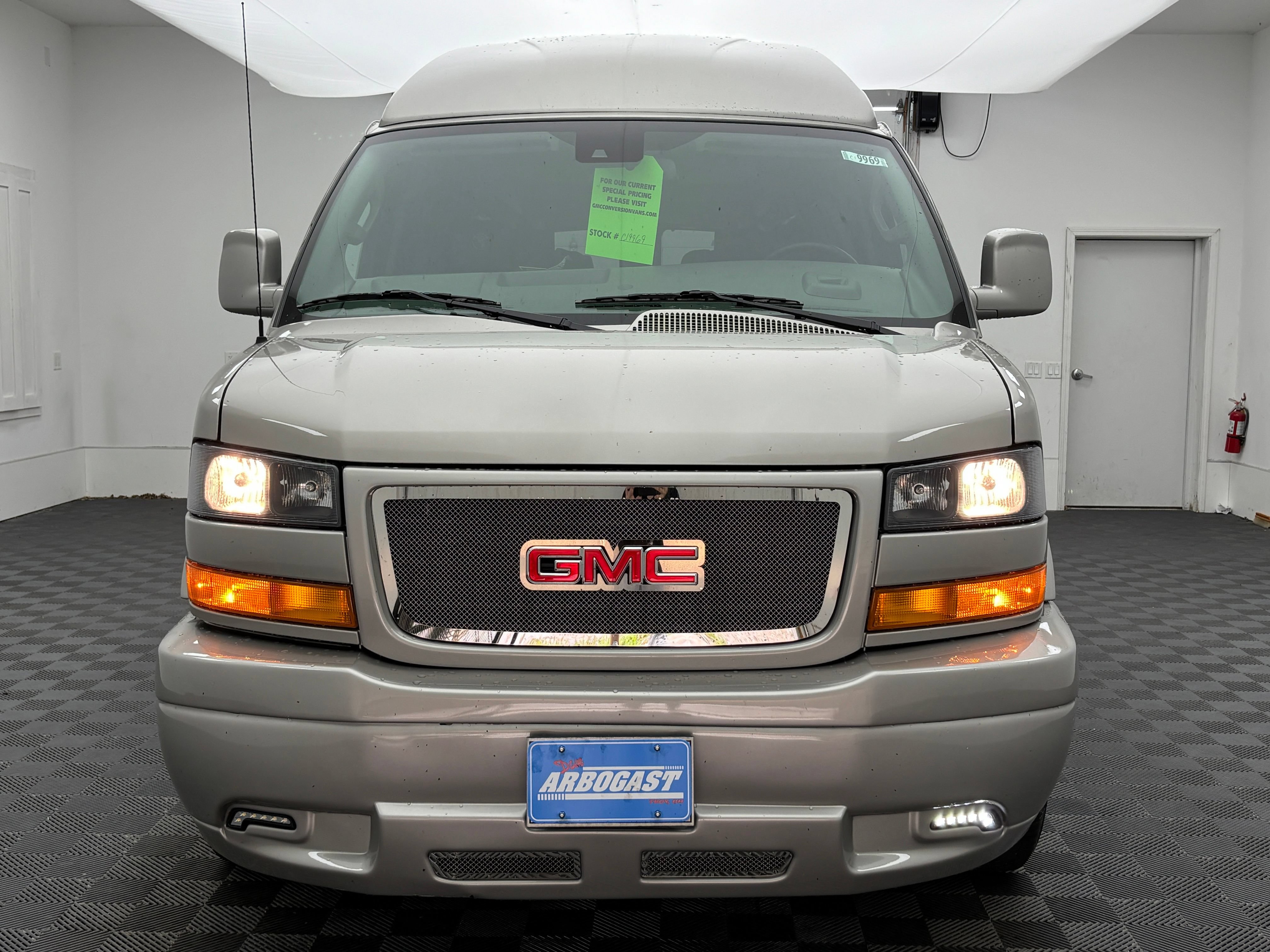 New 2026 GMC Savana 2500 w/ Driver Convenience Package RWD image 5