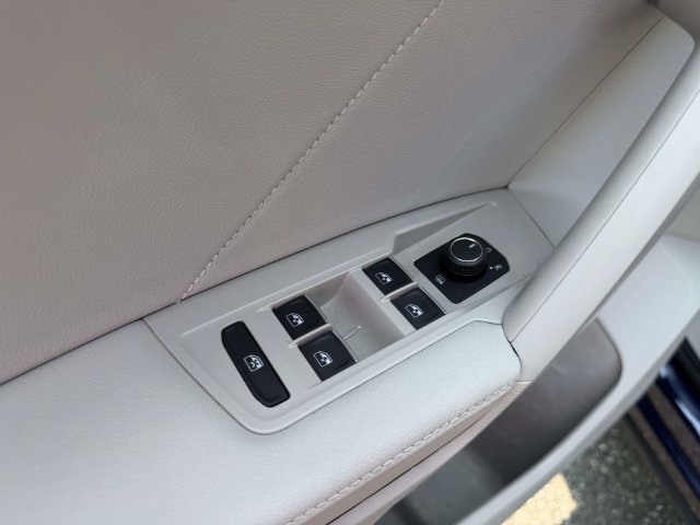 Used 2023 Volkswagen Tiguan SE w/ Panoramic Sunroof Package AWD/4WD image 20