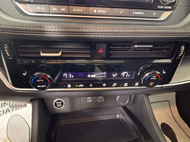 Used 2021 Nissan Rogue SV FWD image 18