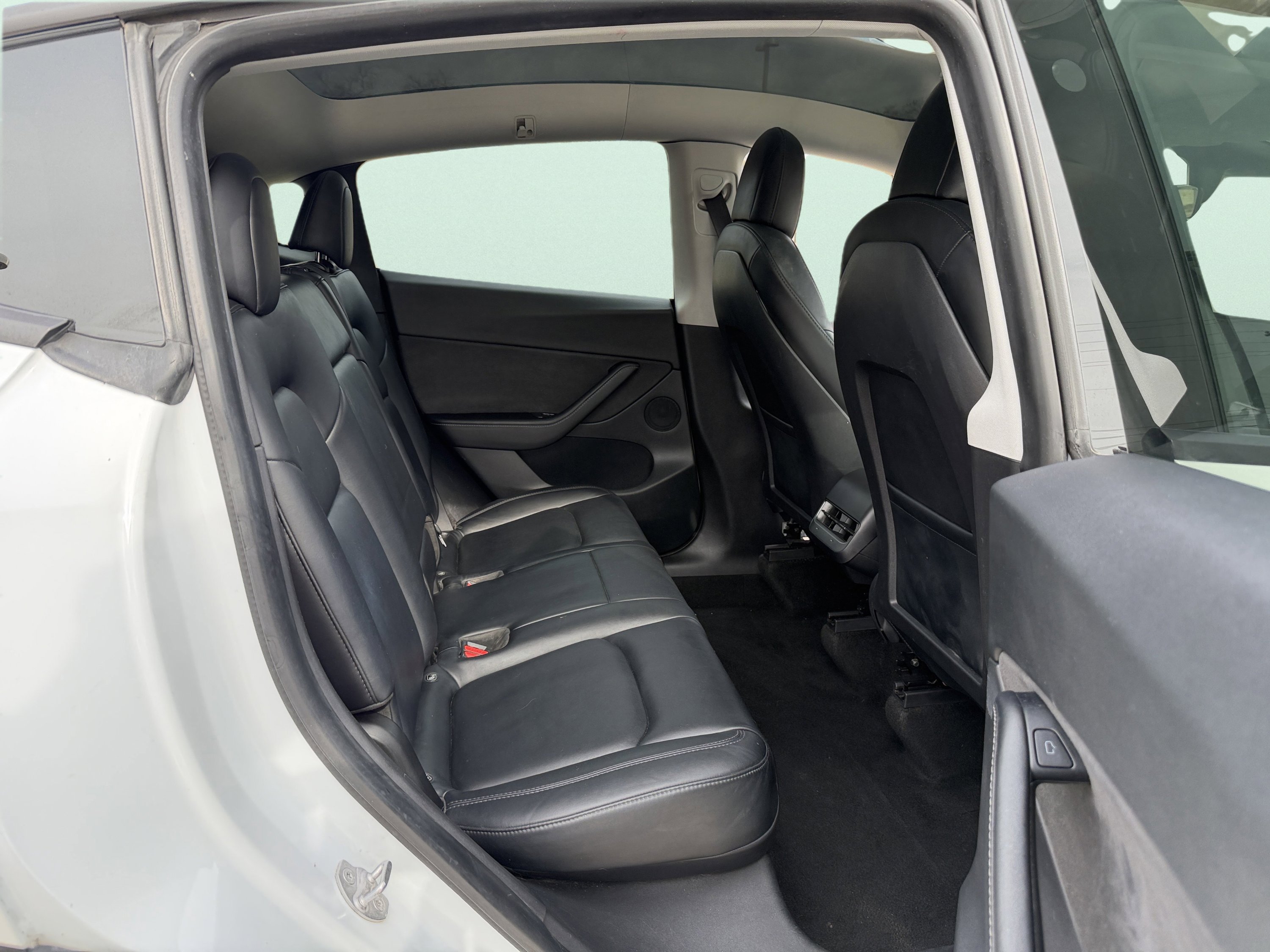 Used 2021 Tesla Model Y Long Range image 32