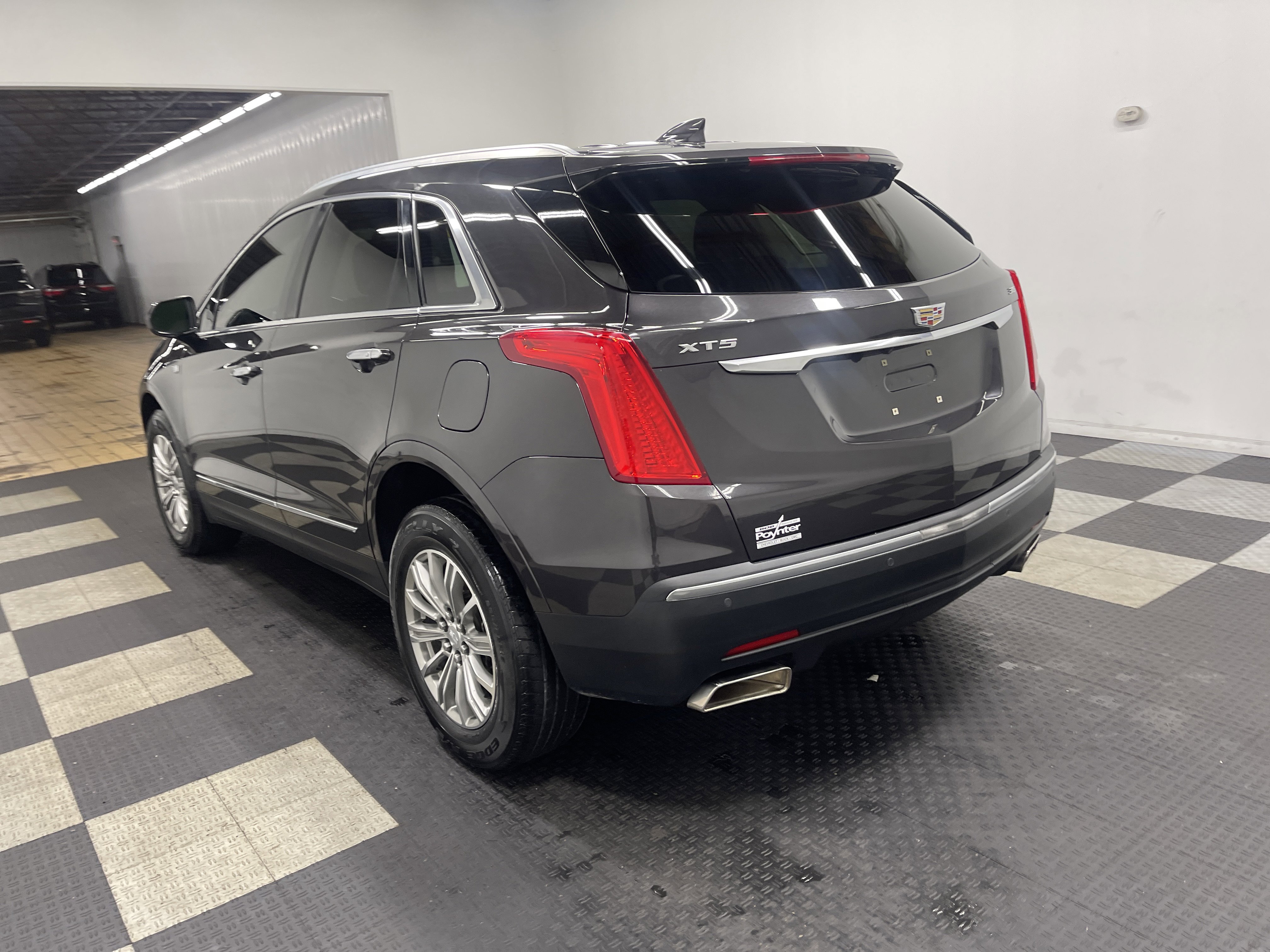 Used 2017 Cadillac XT5 Luxury w/ Driver Awareness Package image 2