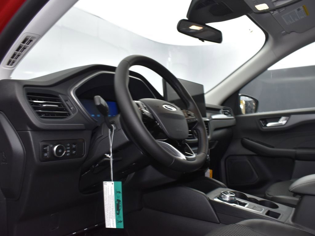 New 2025 Ford Escape SE FWD image 11