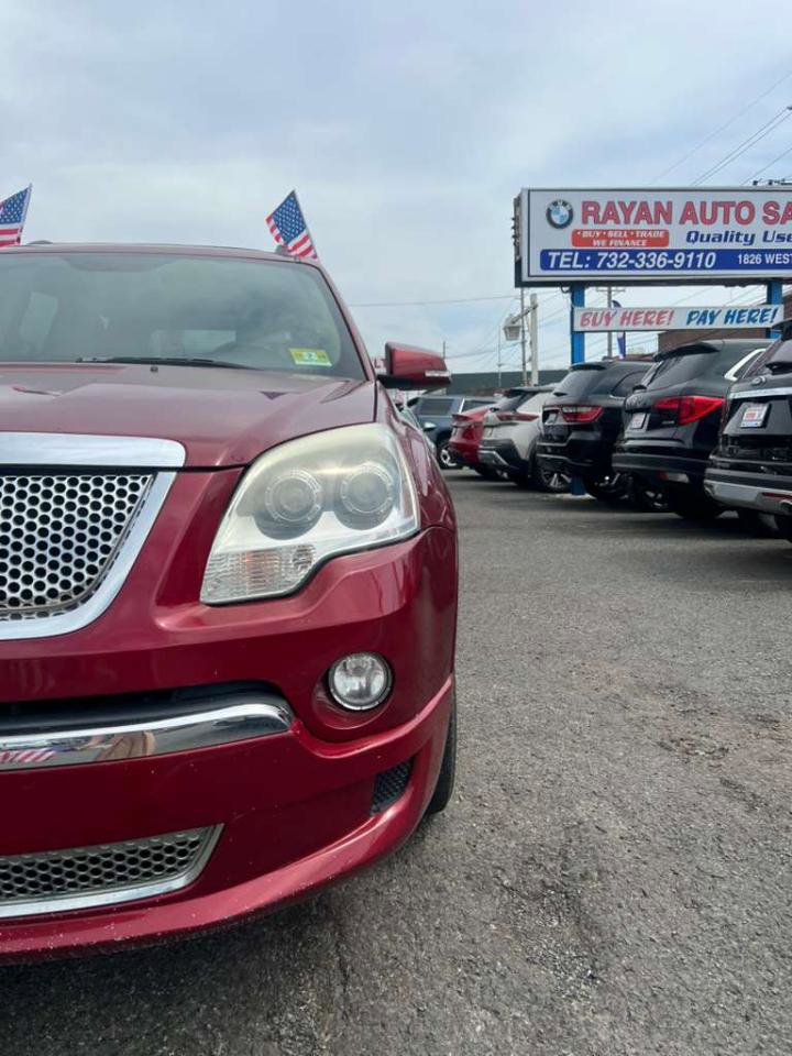 Used 2011 GMC Acadia Denali image 4