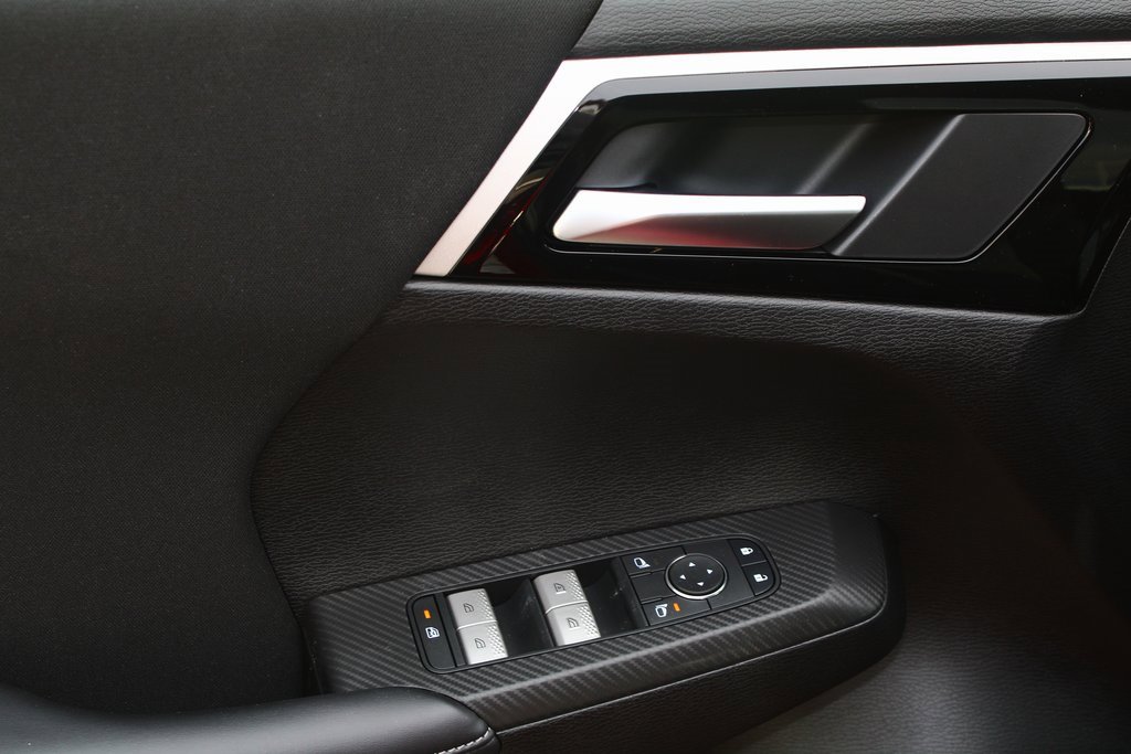 New 2026 Mitsubishi Outlander ES image 13