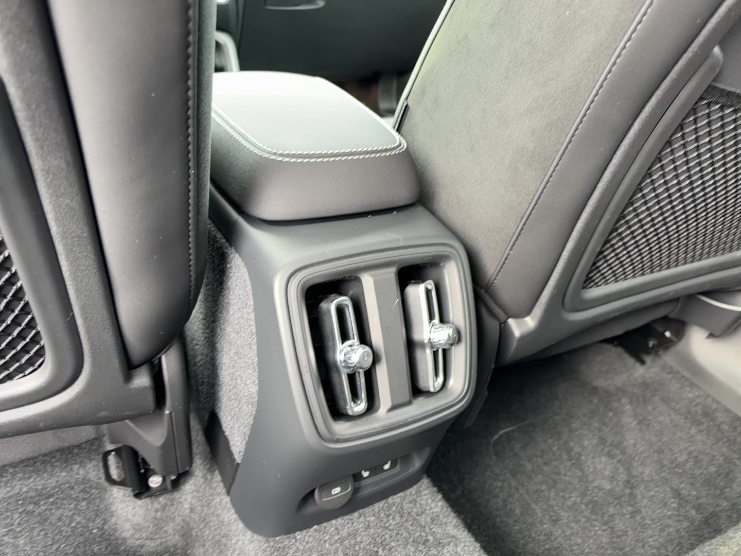 Certified 2023 Volvo C40 P8 Recharge Plus w/ Climate Package AWD/4WD image 17